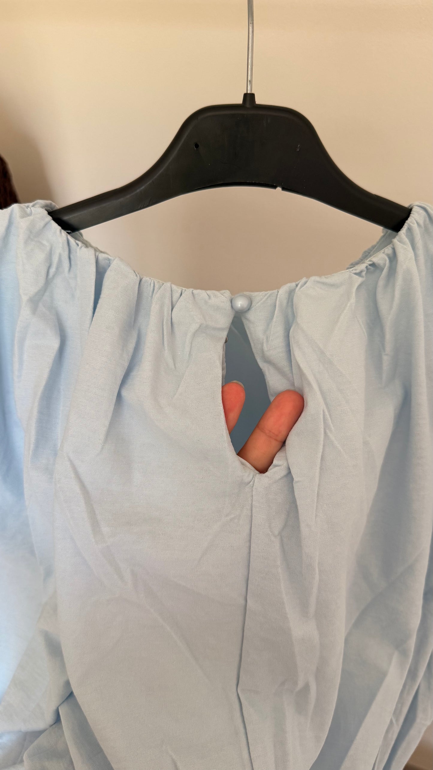 Top Romane bleu clair