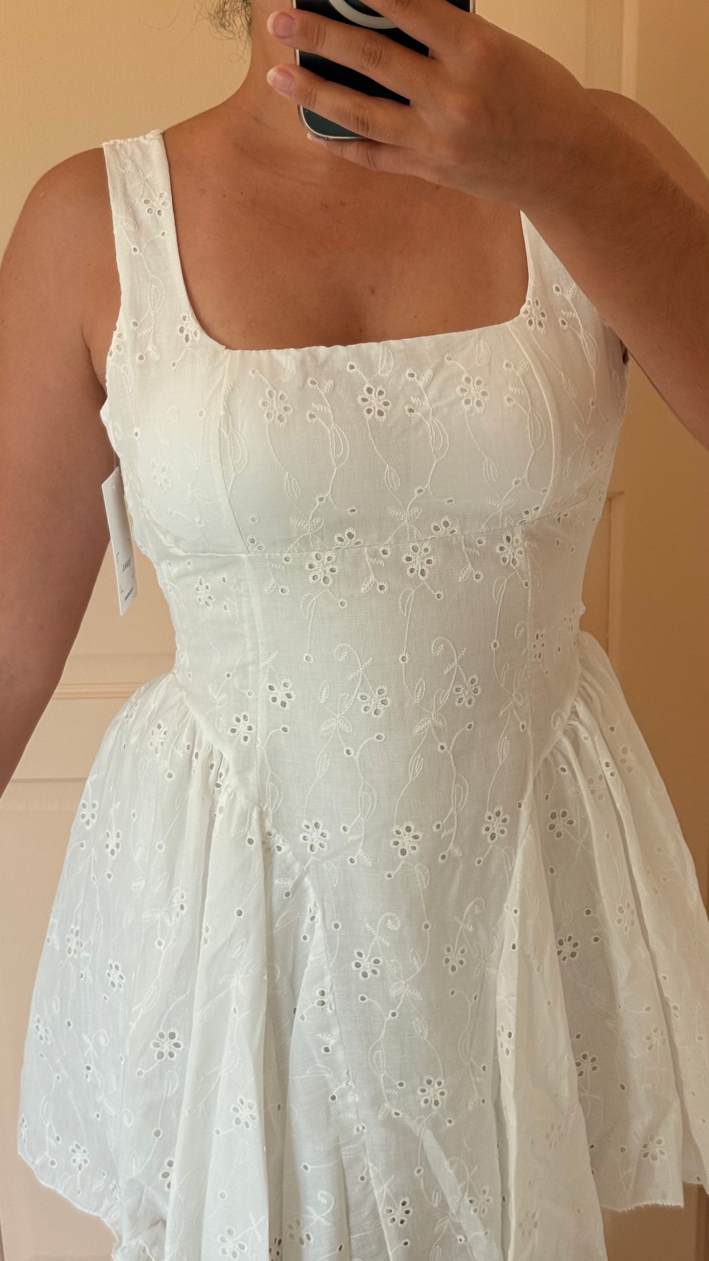 Robe romy brodée