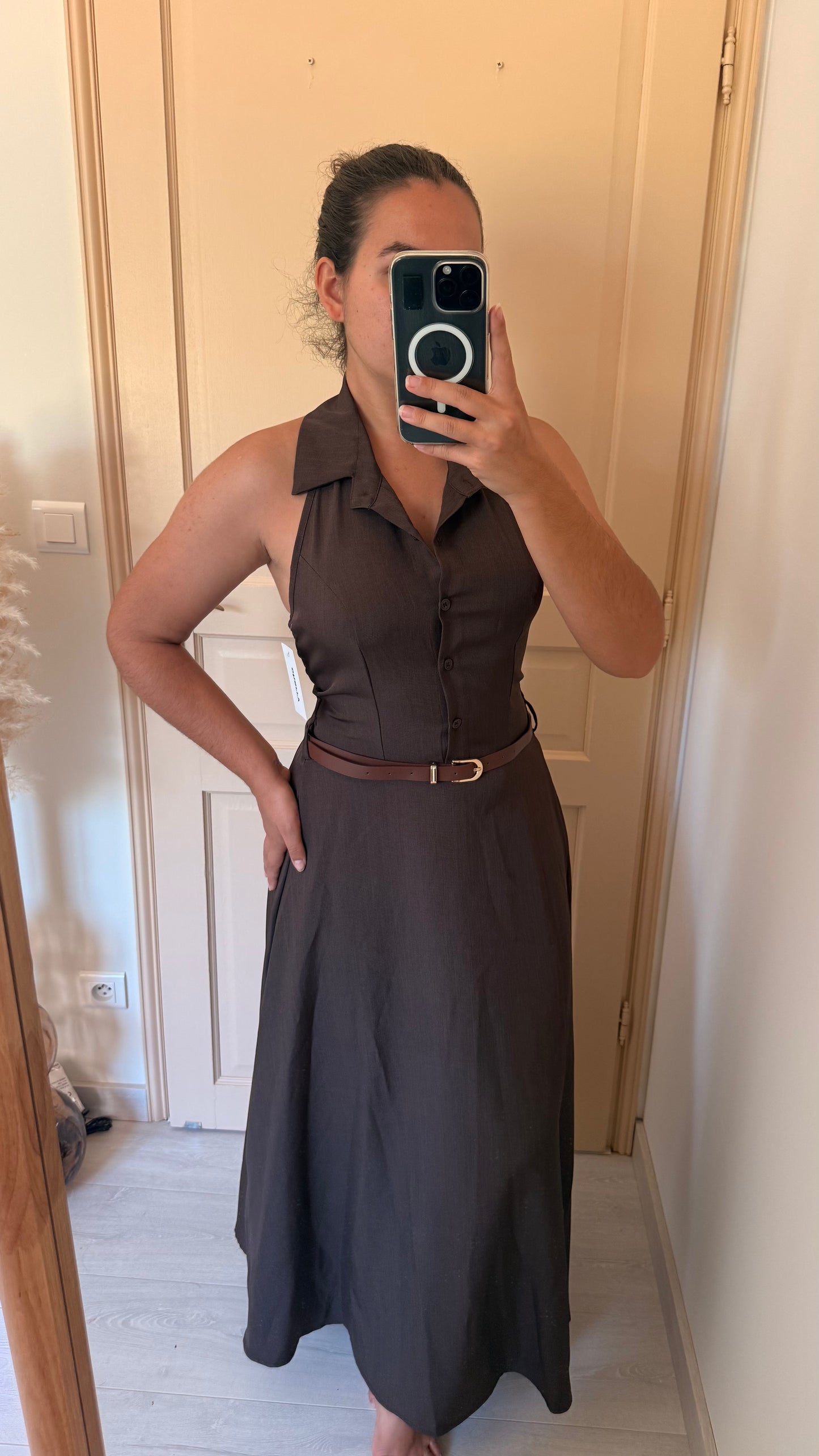 Robe isa marron