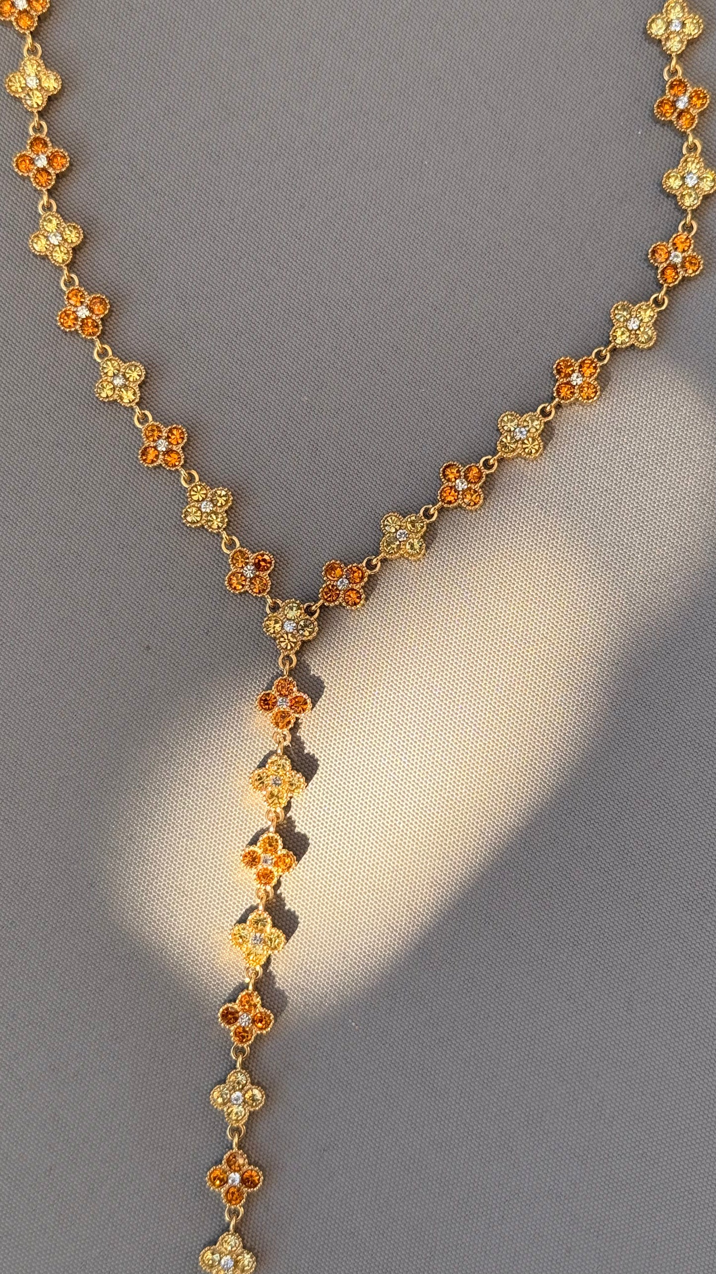Collier sautoir Fleur strass jaune/orange