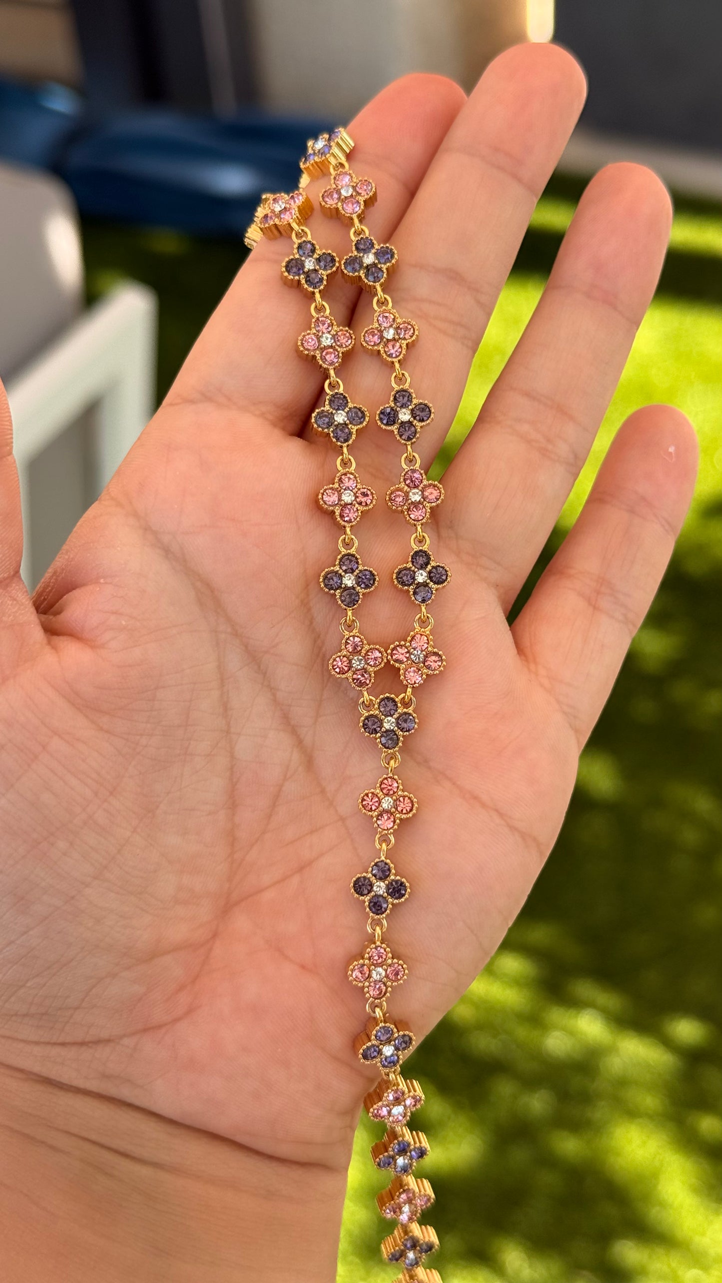 Collier sautoir Fleur strass rose/violet