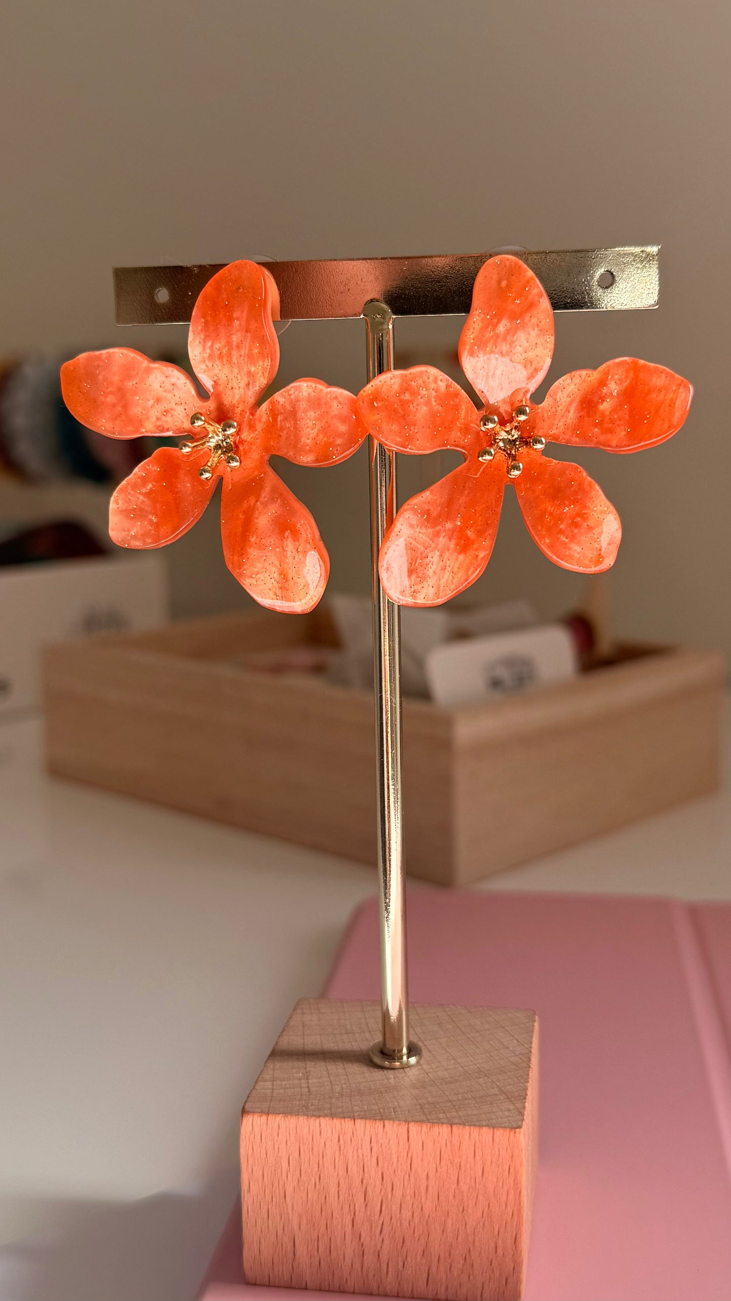 Boucles d’oreilles fleur corail