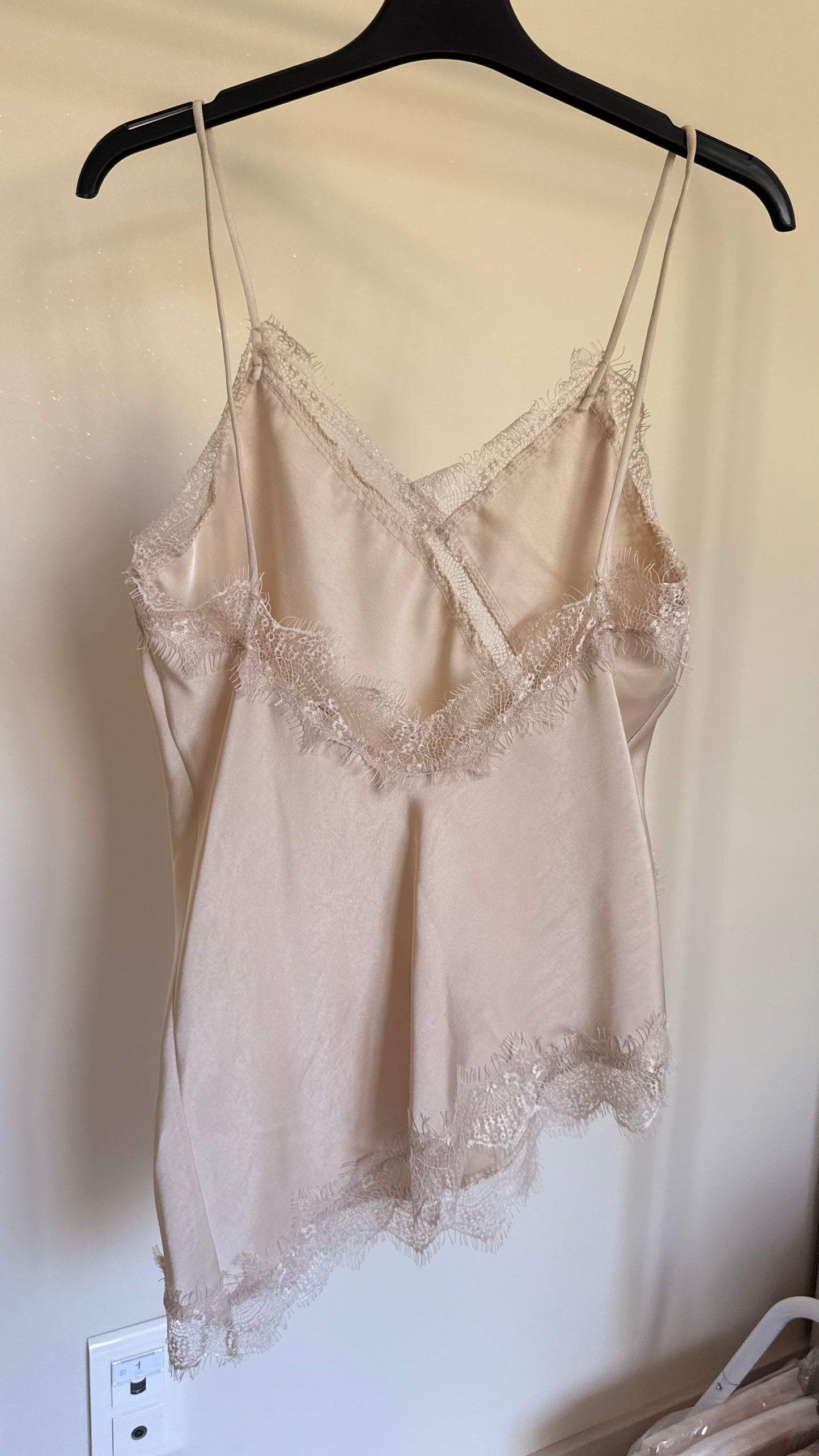 Top asymétrique satiné