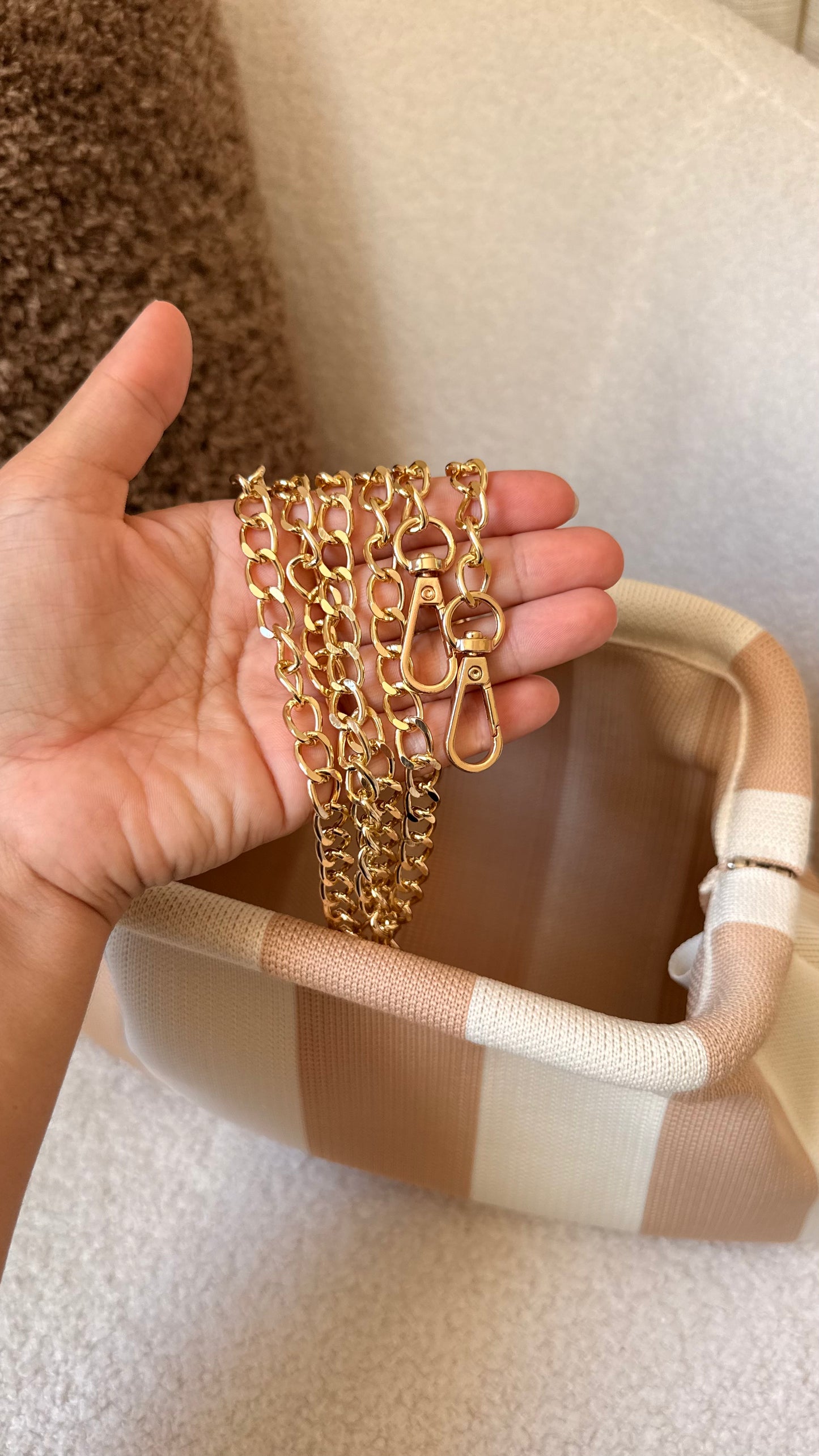 Pochette à rayures beige et blanc