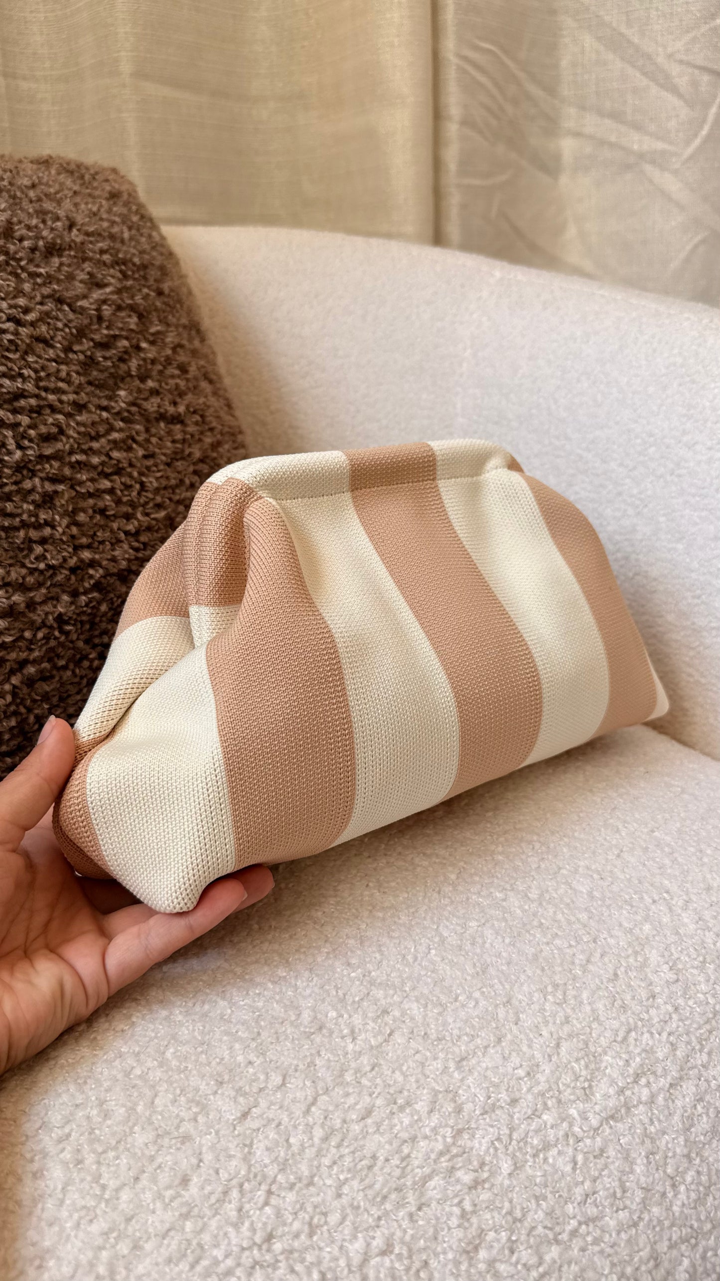 Pochette à rayures beige et blanc