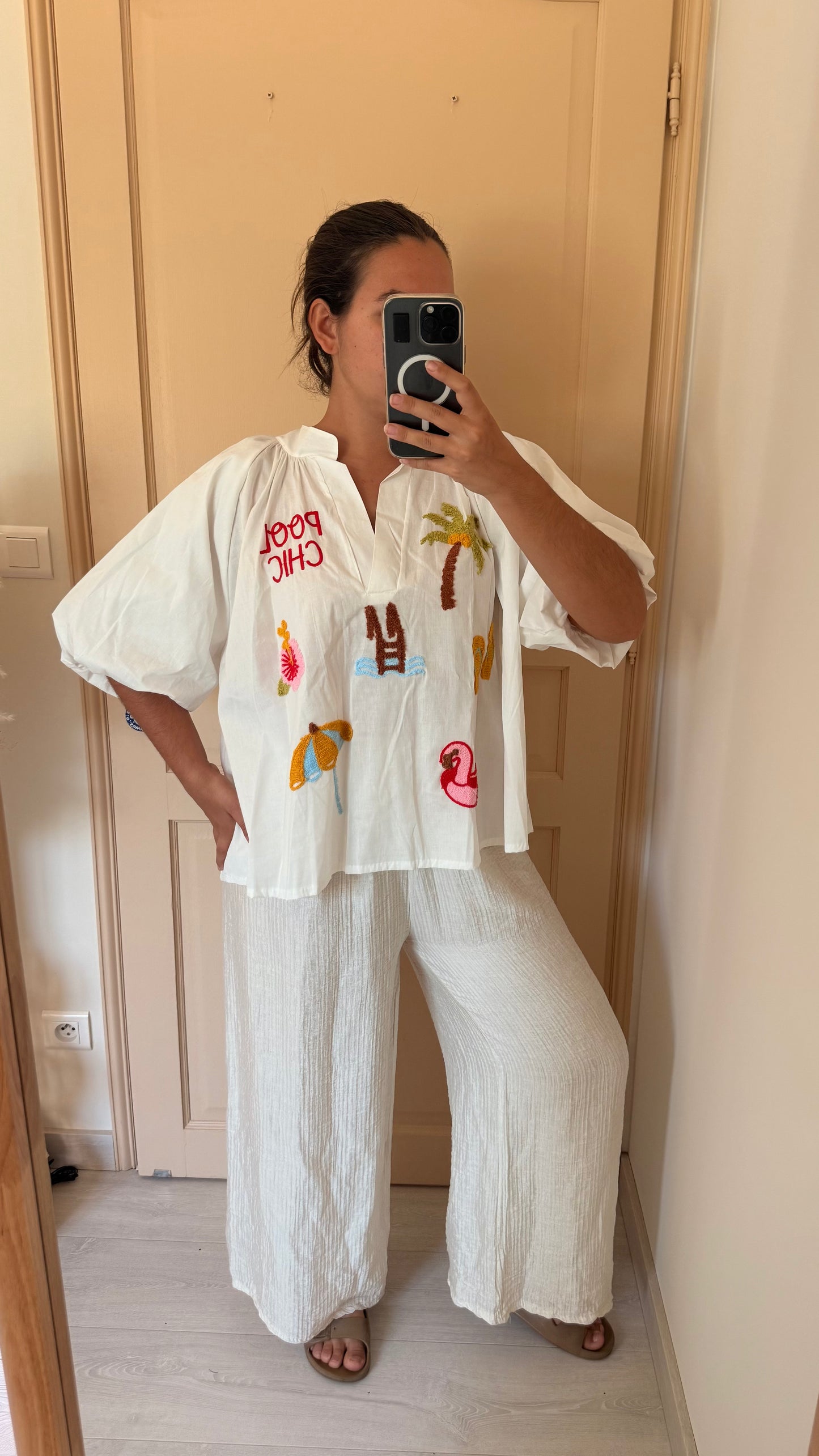 Blouse blanche brodée