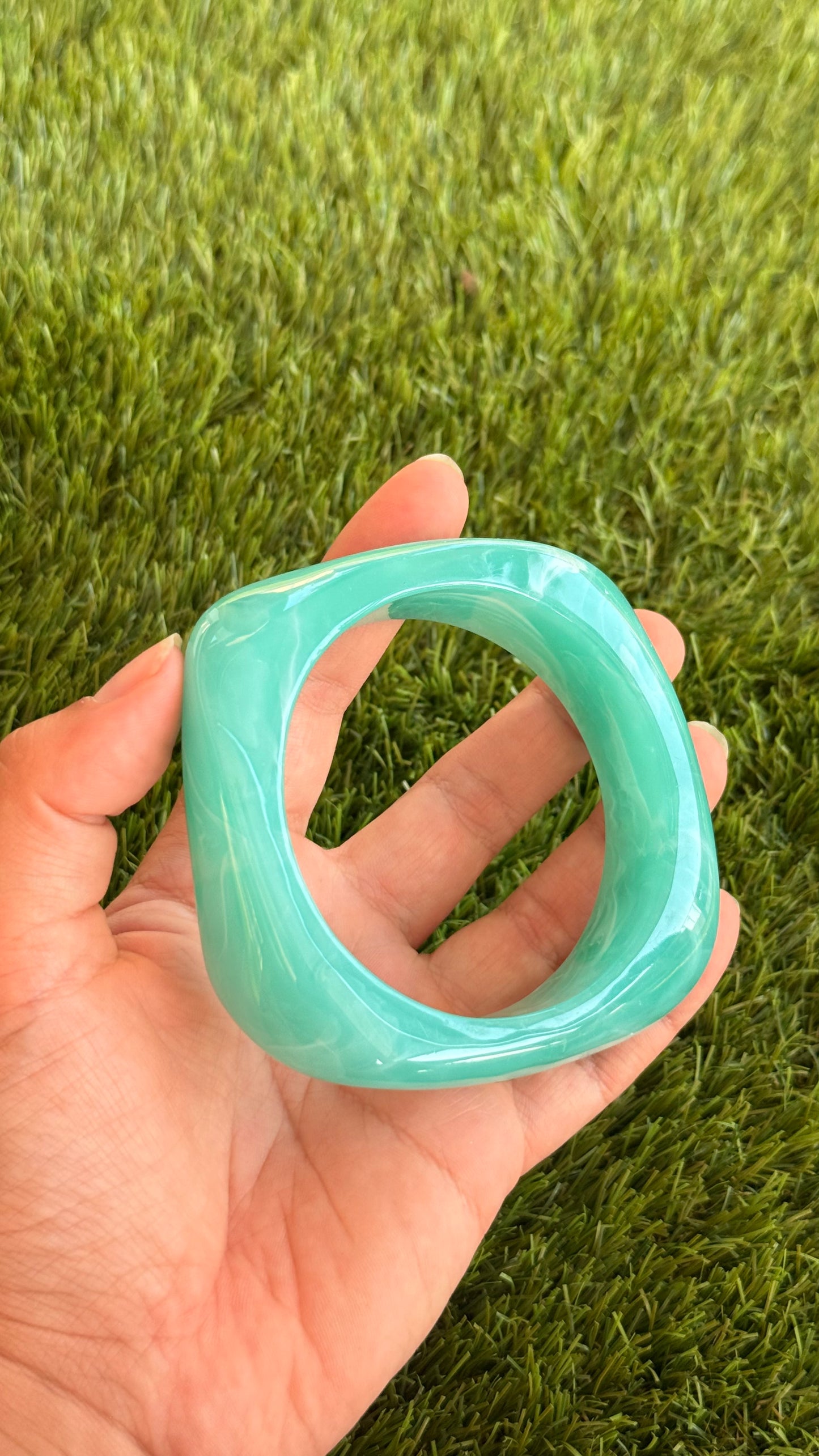 Duo de bracelets rigides résine