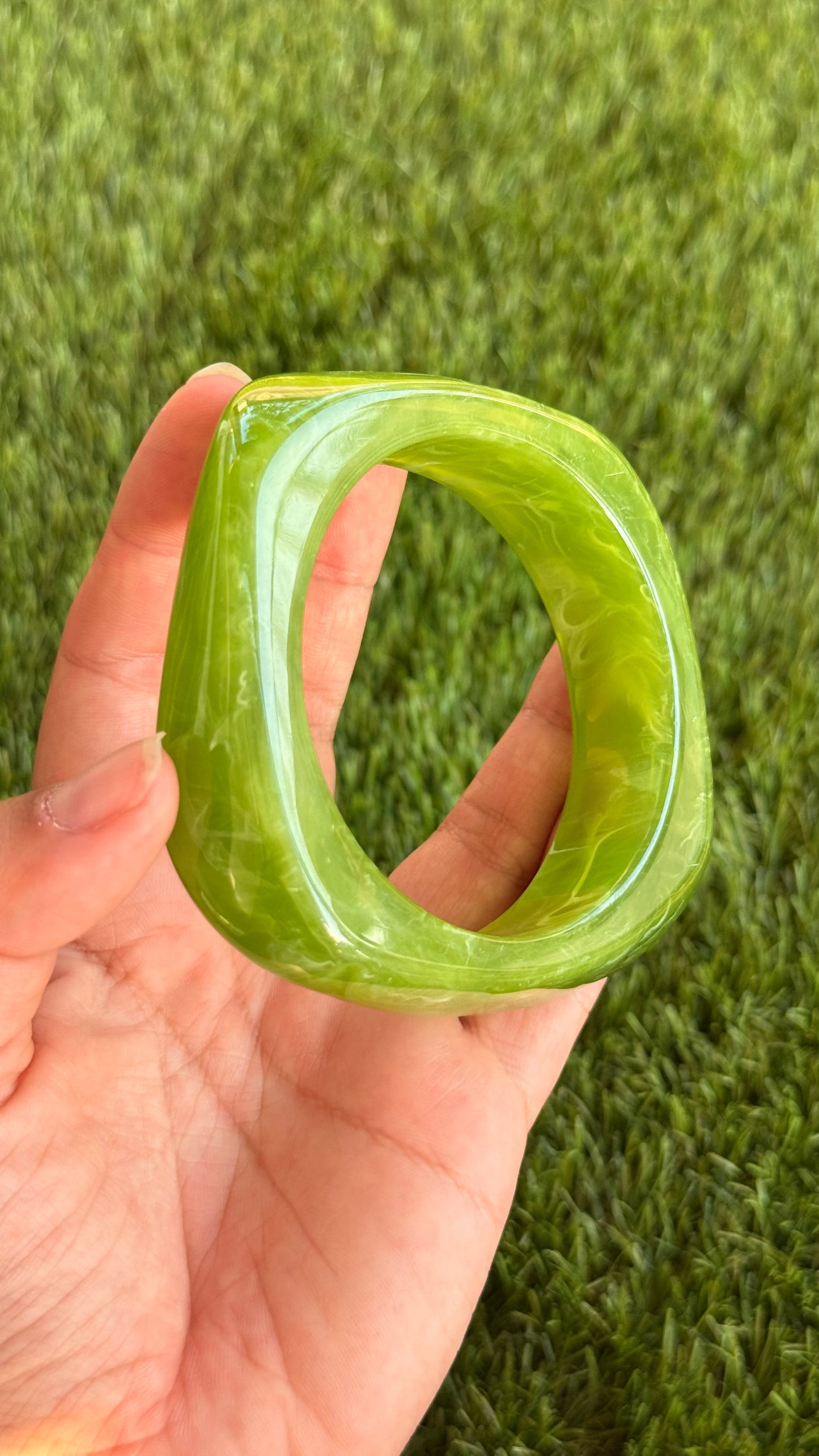 Duo de bracelets rigides résine